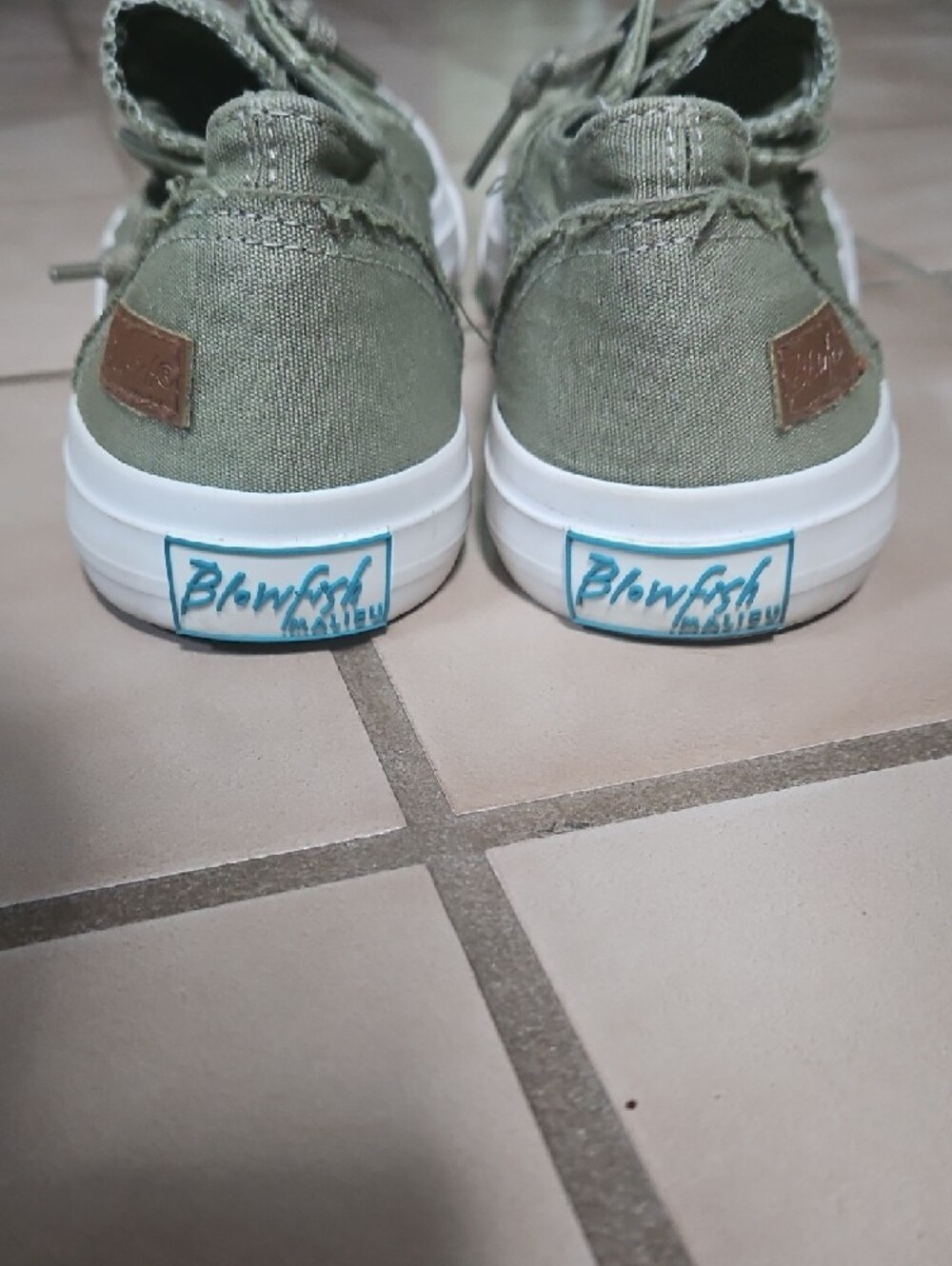 Casual Olive Green Women's Canvas Sneakers - Picture 4 of 8